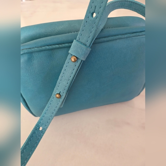 Noonday Collection Camera Bag Purse Cross Body, Leather - Picture 9 of 10